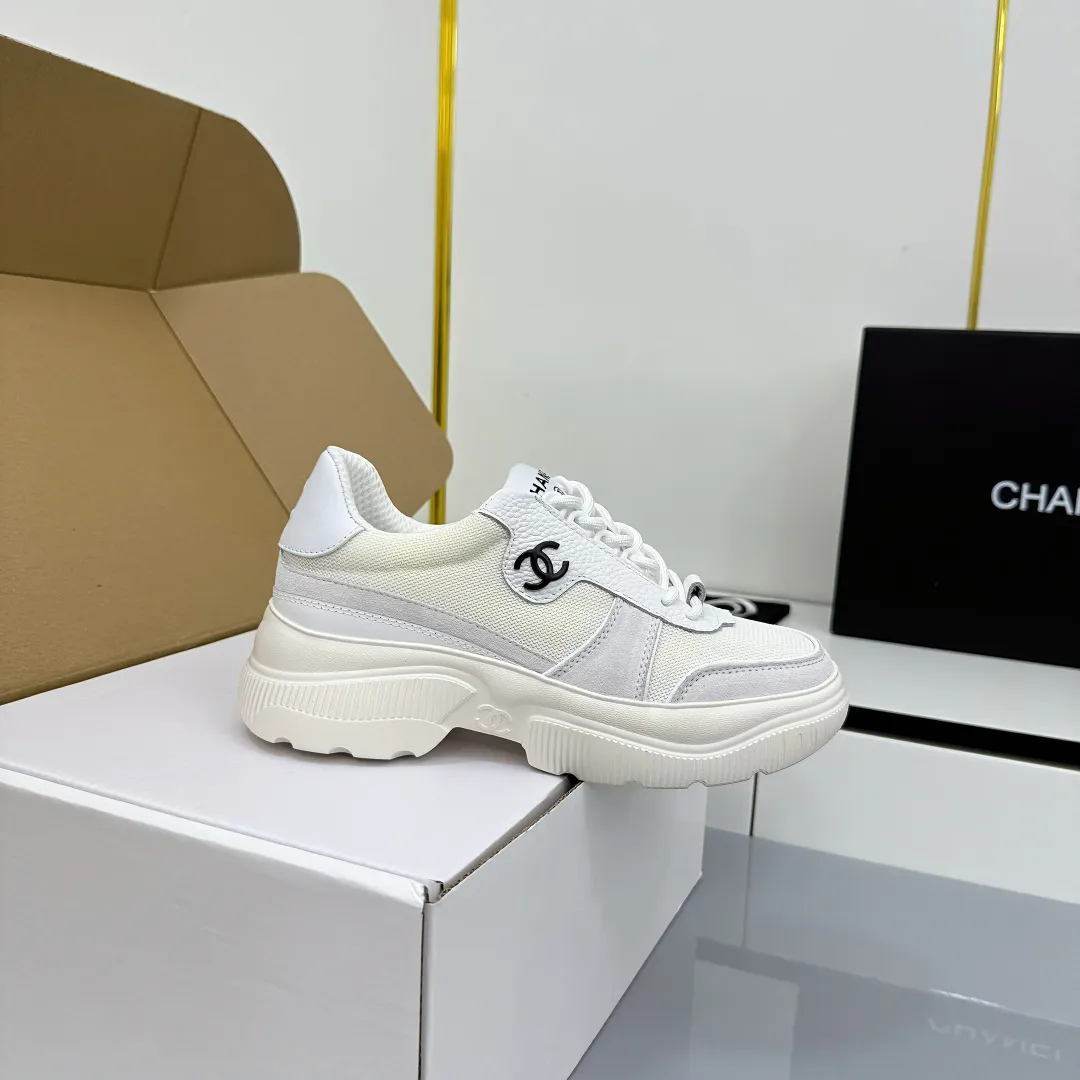👟👟Ex-factory price 620👟👟 Chanel bread shoes ~ original calfskin panda shoes Chanel 25C latest hot style panda black and white sports shoes casual sneakers Xiaoxiang hot item classic black and white panda color coco girls must pay Fabric: original custom mixed sheepskin lining: original imported breathable mesh lining outsole: Original molded rubber + TPU combination Size: Women's 35-41